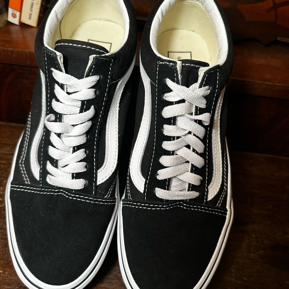 Vans Black and White Old Skool Low-Top Sneakers - Women's